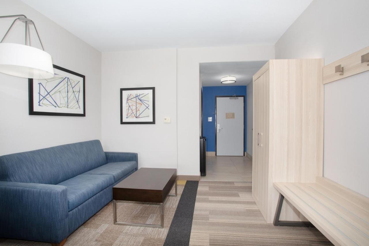 Holiday Inn Express & Suites Phoenix Glendale Dist By Ihg Værelse billede