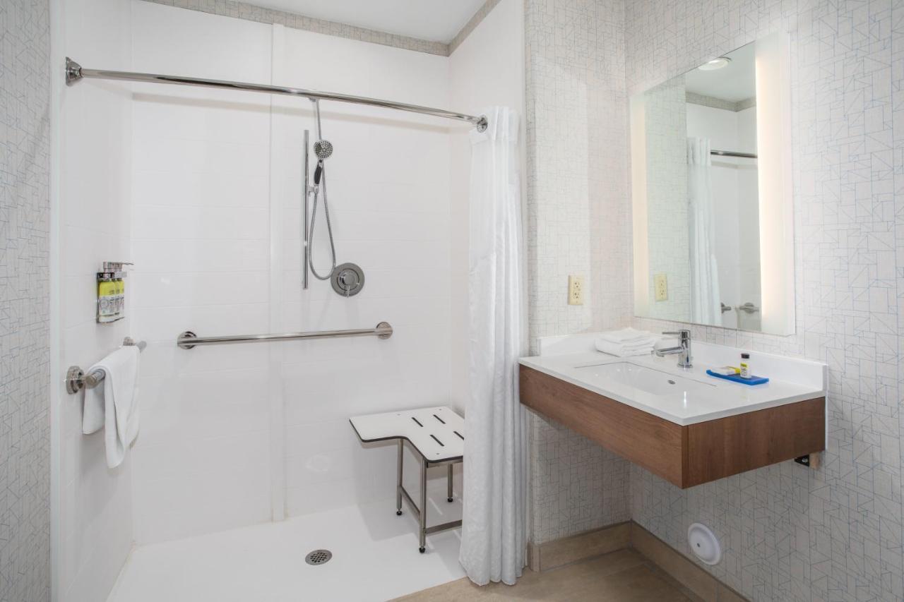 Holiday Inn Express & Suites Phoenix Glendale Dist By Ihg Eksteriør billede