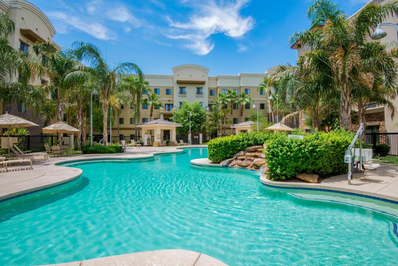 Holiday Inn Express & Suites Phoenix Glendale Dist By Ihg Eksteriør billede