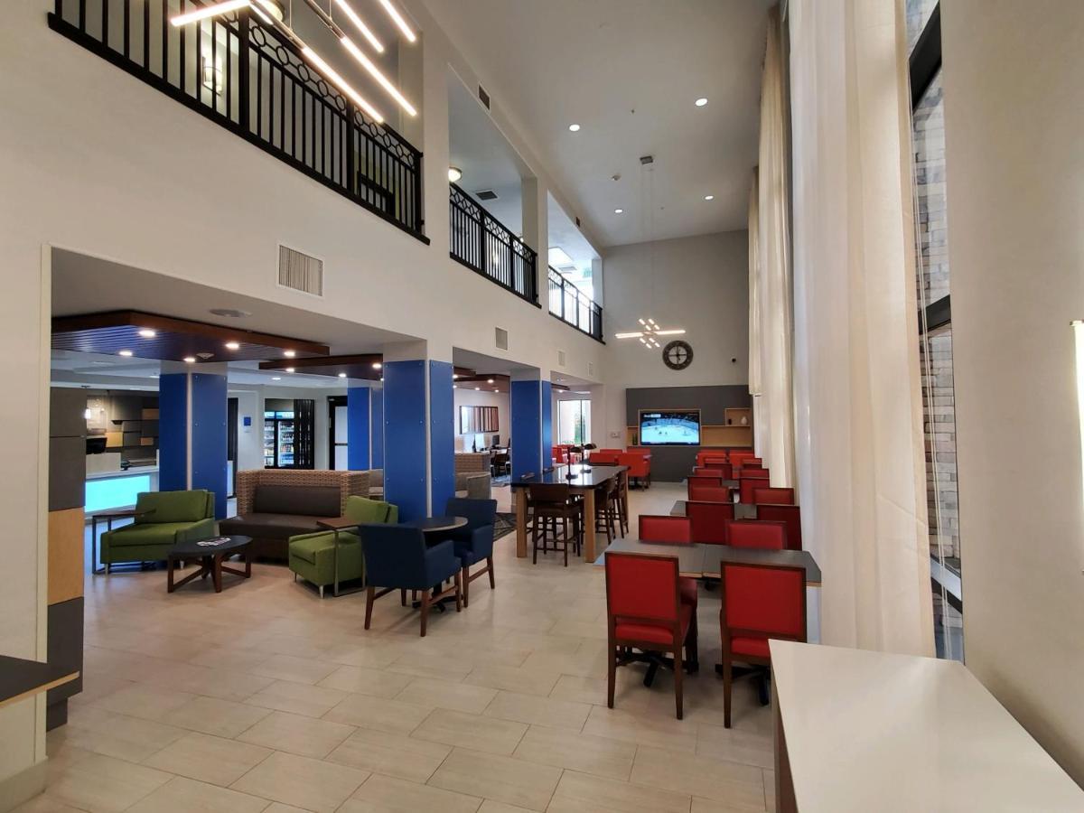 Holiday Inn Express & Suites Phoenix Glendale Dist By Ihg Eksteriør billede