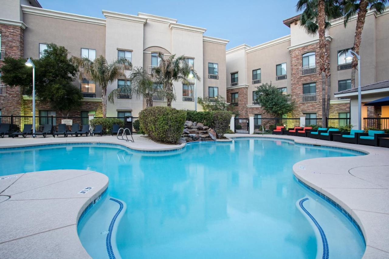 Holiday Inn Express & Suites Phoenix Glendale Dist By Ihg Eksteriør billede