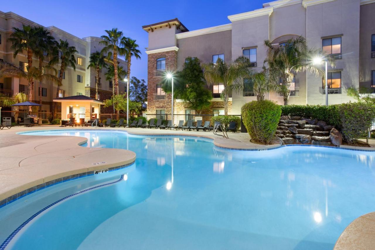 Holiday Inn Express & Suites Phoenix Glendale Dist By Ihg Eksteriør billede