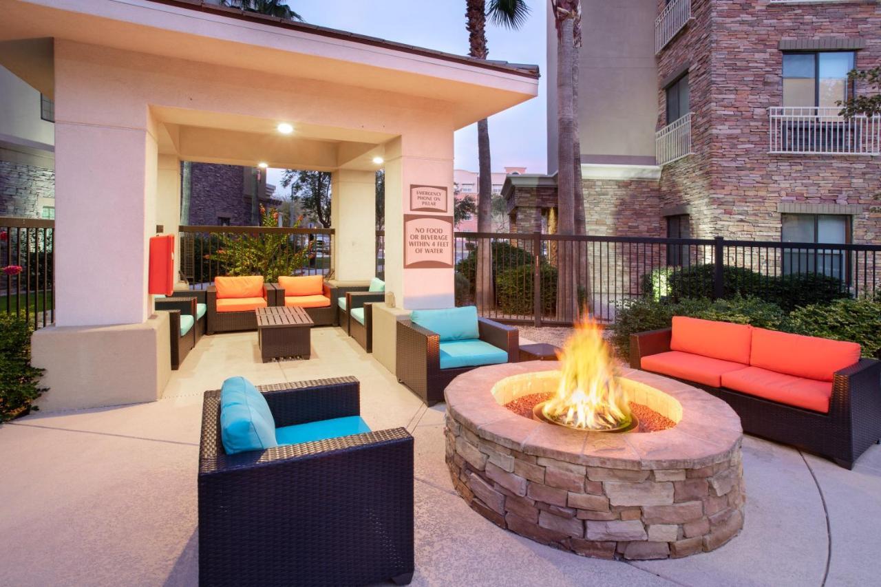 Holiday Inn Express & Suites Phoenix Glendale Dist By Ihg Eksteriør billede
